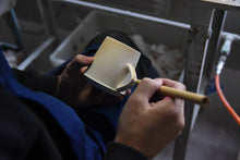 画像をギャラリービューアに読み込む, Coffee Mag Shiro/鍋島焼